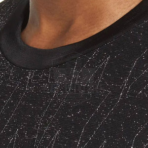 เสื้อยืดโอเวอร์ไซส์สำหรับผู้ชายยุคใหม่ ทรงหลวม ระบายอากาศได้ดี ผลิตจากผ้าฝ้าย เหมาะสำหรับสตรีทแวร์ ชุดลำลอง สไตล์ฤดูร้อน และสวมใส่สบาย - Product Image 5