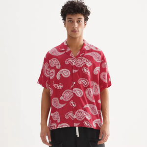 Camiseta con Estampado Gráfico Moderno, Casual y Cómoda para Hombre y Mujer, OEM 2026, Fabricada por TRIOTAKE INDUSTRY - Product Image 1
