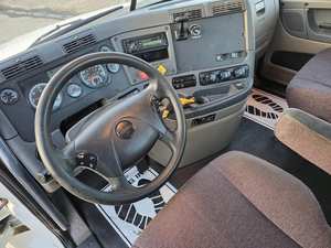 Long Distance Freight Semi <b>Truck</b> Tractor Unit 6x4 Sleeper Cab Diesel Highway Transport <b>Truck</b> - Product Image 4