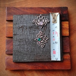 Connecteurs Breloques en Pierre de Lune Bleue Naturelle de Qualité Supérieure, Plaqué Or Laiton, Forme Fleur, pour la Confection de Bijoux de Mariage et de Fête pour Femmes - Product Image 1