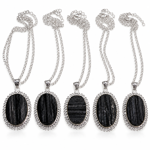 Collar con Colgante de Turmalina Negra Natural Pulida al por Mayor, Joyería de Cristal Negro Ovalado Hecha a Mano para Protección, Sanación y Conexión a Tierra - Product Image 2