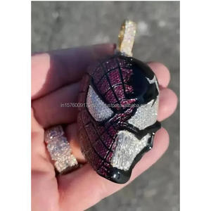 Colgante de Joyería de Diseño con Acabado Pulido de Alta Calidad y Estilo Hip Hop Urbano de Lujo - Product Image 1