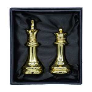 Juego de Ajedrez de Metal Premium con Figuras de Rey y Reina Doradas, para Decoración de Mesa y Hogar - Product Image 1
