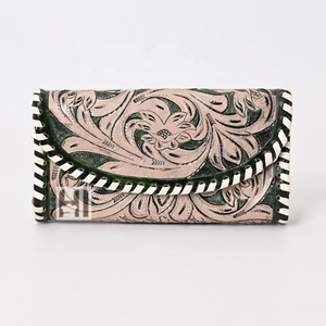 Cartera de cuero triple con borla Floral con acabado antiguo, lujo Vintage, piel de vaca de grano completo, protección RFID tejida a mano larga - Product Image 1