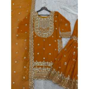 Salwar Kameez de Seda de Diseñador - Hermosa Dupatta con Top y Pantalón para Fiestas - Product Image 4