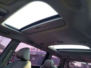 Clean Black Used 2017 Carnival Sedona Minivan Diesel Automatic Family Vehicle 2016 Model 9 Seat Passenger Van - Product Image 4