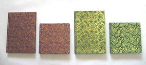 Cuaderno de tapa dura premium color crema con textura textil en la cubierta, ideal para uso en escuelas de negocios. - Product Image 3