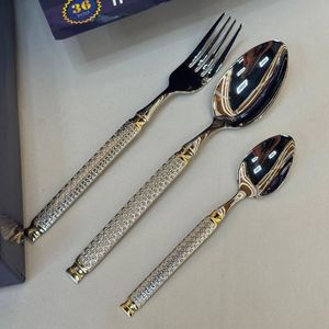 Encantador Juego de Cubiertos Metálicos que Realza la Hospitalidad con un Atractivo Cálido y una Construcción Confiable - Product Image 1