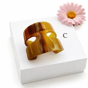 Brazalete de Cuerno de Búfalo Natural Hecho a Mano, Brazalete de Cuerno Natural, Brazalete Ancho de Estilo Moderno, Joyería de Cuerno de Búfalo, Regalos - Product Image 4