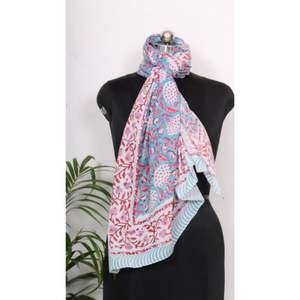 Paréo de plage en coton décoratif fait main, imprimé, personnalisable, pour la natation et comme écharpe ou robe. - Product Image 3