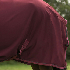 Vente en gros de couvertures d'écurie pour chevaux en polaire avec logo personnalisé, équipement d'équitation, draps pour chevaux - Product Image 2