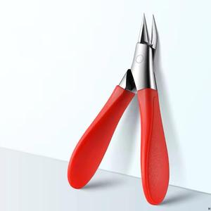 Cortauñas Profesional de Acero Inoxidable con Mango Rojo y Cuchilla Puntiaguda para Recortar Cutículas, para Uso en Dedos de Adultos - Product Image 1