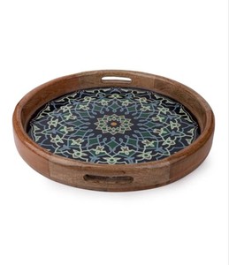 Bandeja de Servir Marroquí Hecha a Mano con Esmalte Floral y Borde de Madera, Bandeja Decorativa de Metal para Servir Té y Café en Casa, Diseño Bohemio - Product Image 3