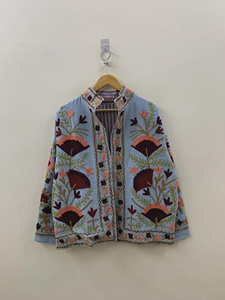 Elegante Abrigo Étnico de Terciopelo para Mujer, Chaqueta Boho de Invierno Bordada a Mano con Diseño Suzani, Prenda Exterior Corta con Estampado Floral - Product Image 1