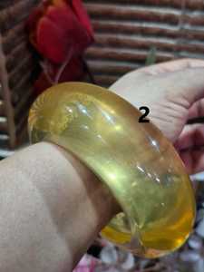 Bracelets en résine époxy faits à la main, ronds, colorés, bijoux d'art de collection, confectionnés avec la technique de moulage - Product Image 2