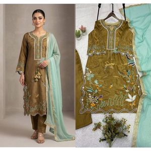 Conjunto de Kurti y Pantalón Bordado Romano de Cristal para Mujer con Dupatta de Georgette, Listo para Usar, Ropa Étnica para Fiestas - Product Image 2
