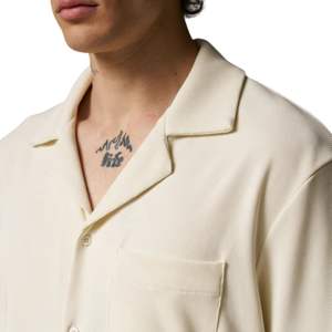 Chemise boutonnée côtelée pour homme, manches courtes, coupe décontractée, haut d'été beige, vente en gros OEM - Product Image 3
