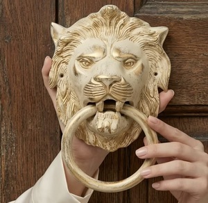 Battant de porte en fonte motif tête de lion, design traditionnel, durable, étanche, pour entrée, taille du trou 50 mm - Product Image 1