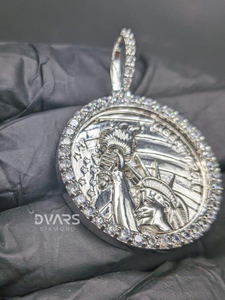 Pendentif médaillon de luxe en argent 925, serti de diamants Moissanite, pendentif personnalisé Statue de la Liberté, breloques, prix de gros - Product Image 2