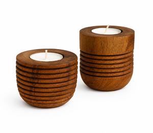 Support de bougie en bois naturel fait à la main pour la décoration de la maison - Product Image 1