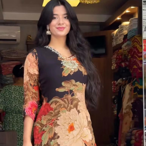 สไตล์ punjabi monsson Season พิเศษคอวีพร้อมพิมพ์ลายดอกไม้แฟนซีความยาวเข่า kurti & pent พร้อม dupatta สำหรับผู้ใหญ่พิเศษ - Product Image 3