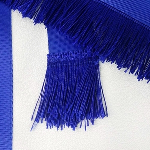 Tablier maçonnique en satin bleu brodé avec franges, symbole œil et compas, fermeture réglable, pour usage artisanal - Product Image 6