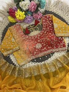 Sari Tradicional de Diseño Regal Jhal Fendy en Satén, con Borde Pesado de Lentejuelas de 3mm, Bordado en Satén, Elegante y sin Arrugas, Ideal para Bodas - Product Image 2