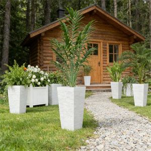 Set di 3 Vasi e Fioriere Conici Bianchi da Esterno Salvaspazio - Product Image 1