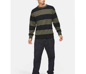 Sudadera de forro polar esencial para hombre, ideal para conjuntos informales de invierno. - Product Image 3