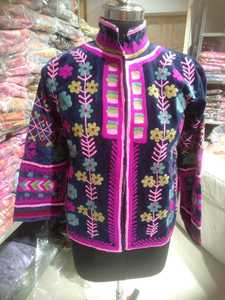 Chaqueta de Invierno Étnica Bordada a Mano con Terciopelo Indio para Mujer, Diseño Floral Suzani, Venta al Por Mayor, Exportación a Granel, Personalizable - Product Image 1