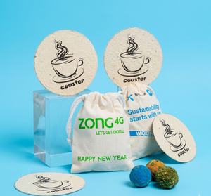 Étiquettes suspendues en papier grainé écologiques personnalisées, étiquettes de vêtements durables avec logo pour les marques de boutiques - Product Image 4