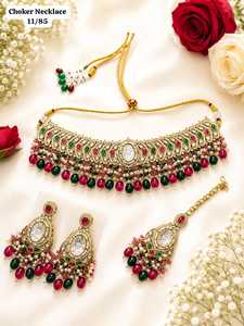 Parure de collier ras-du-cou rose haut de gamme en Kundan taille émeraude, plaqué or antique, avec boucles d'oreilles perlées et Maang Tikka, pour mariage indien nuptial - Product Image 2