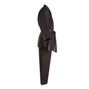 Ensembles d'uniformes de BJJ personnalisés avec logo sur le devant, haute qualité, séchage rapide, durables, respirants, extensibles, légers et confortables - Product Image 3