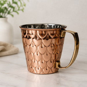 Mug Moscow Mule en cuivre artisanal, verre à cocktail Moscow Mule en cuivre, durable, pour restaurants et bars, fournisseur de mugs et de verrerie. - Product Image 5