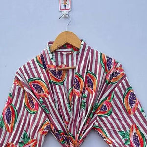 Robe kimono en coton fleuri faite à la main |   Robe de mariée en coton style bohème à motifs imprimés, robe de demoiselle d'honneur, robe d'été, peignoir, cadeau - Product Image 2