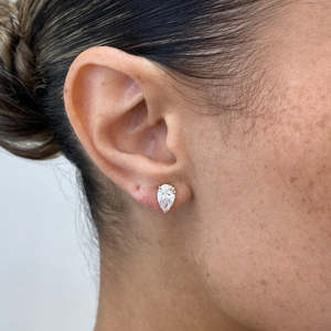 Boucles d'oreilles solitaires en diamant de laboratoire de 2 carats, forme poire, à 3 griffes en V, en or 10K 14K 18K, créées en laboratoire, en forme de goutte, vente en gros fabricant - Product Image 4