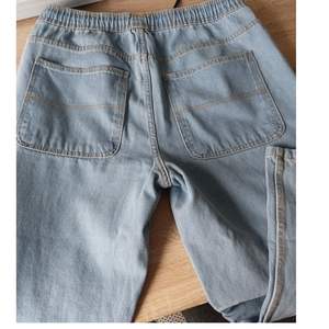 Pantalones Jogger de Mezclilla Azul Claro para Hombre, Modernos, OEM ODM – Jeans Casuales de Corte Holgado para Venta al Por Mayor Personalizada - Product Image 5