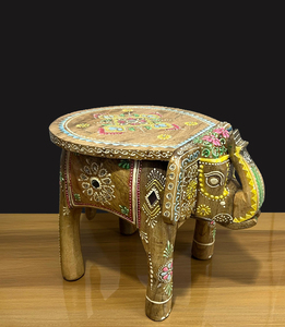 Tabouret en bois sculpté à la main en forme d'éléphant, table d'appoint moderne, meuble décoratif en forme d'animal, table de salon Nirmala - Product Image 1