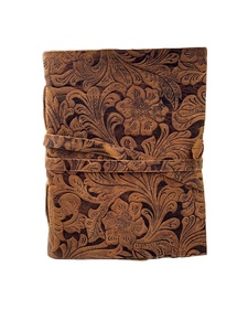 Vente en gros de carnet de voyage vintage en cuir avec cœur gaufré fait à la main personnalisable format journal relié en cuir 8x6 pouces - Product Image 4