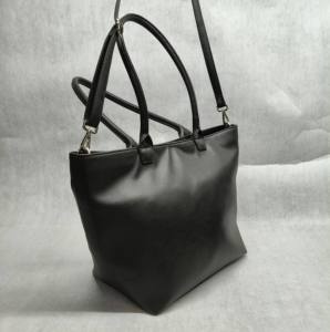 Sacs fourre-tout tendance en PVC et cuir PU pour femmes, sacs à bandoulière, sacs à main pour filles, sacs d'école, vente en gros personnalisée - Product Image 4