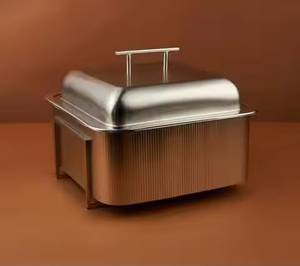 Plat de service de luxe en acier inoxydable fait main avec base en bois naturel pour buffet, chauffe-plats, service traiteur haut de gamme - Product Image 2