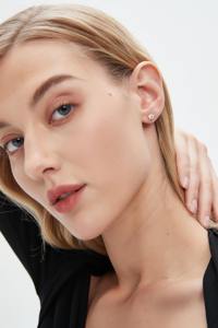 Pendientes de Estrella con Diamante Cultivado en Laboratorio, Oro Sólido de 14K, Diseño Redondo, para Hélice de Cartílago, Joyería Minimalista Brillante y Única - Product Image 3