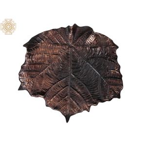 Soporte de vela de latón hecho a mano de 6 pulgadas con diseño único de hoja para decoración del hogar, decoración de mesa y propósito de regalo Hecho en artículo DE LA India - Product Image 1