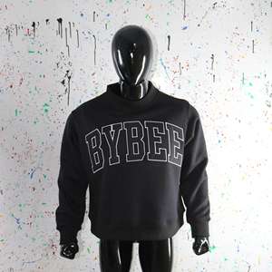 Sudadera BYBEE BLACK con Cuello Alto, 100% Negro, Apliques Bordados, Cuello Ancho, URBAN PRODUCTIONS - Product Image 3