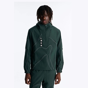 Ensemble de survêtement sportif en nylon noir pour homme, coupe-vent anorak à capuche, veste zippée et short avec passepoil contrastant, style streetwear - Product Image 4