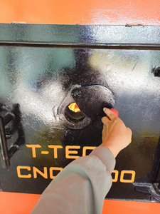 เตาเผาขยะมูลฝอยทางการแพทย์แบบไร้ควัน ปราศจากกลิ่น สำหรับขยะทึบเสียที่เป็นอันตราย เช่น ขยะที่เป็นเชื้อโรค ขยะที่เป็นพิษ และขยะอันตรายอื่นๆ - Product Image 4