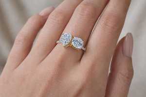 Anillo Toi Et Moi con 1.5 Quilates de Moissanita en Forma de Pera y 1 Quilate de Corte Redondo, Plata 925 Original con Baño de Rodio, Joyería para Aniversario o Fiesta, para Pareja - Product Image 3