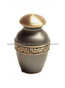 Urnas de cremación de latón hechas a mano para mascotas, urnas funerarias de recuerdo para cenizas de gatos y perros con Material de alta calidad - Product Image 4