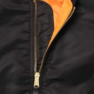 Chaqueta bomber de primavera para hombre, talla grande, 100% poliéster, estilo urbano, con cuello alto, cremallera, informal, para hombre. - Product Image 5