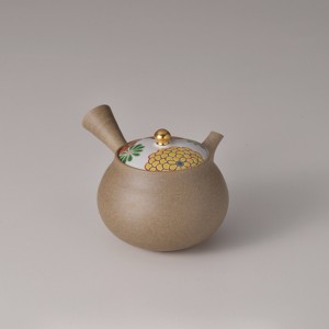 Yamaki Ikai Ceramic Japanese Teapot Floral Lid Gold Accents 200ml Kyusu Oriental Tea Set Durable Traditional Craft Eco-Friendly - Product Image 4